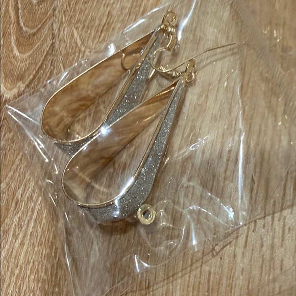 Assorted Earring Collection - Picture 5 of 14